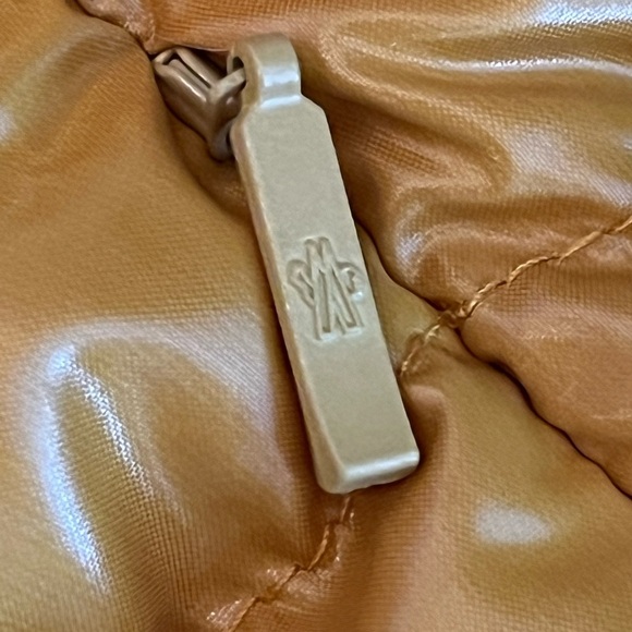 Moncler Ghana Short Shinny Nylon Puffer Vest, NEW - Picture 13 of 14